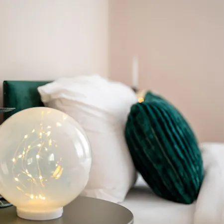 Beautiful Two-bedroom In City Center * ソフィア